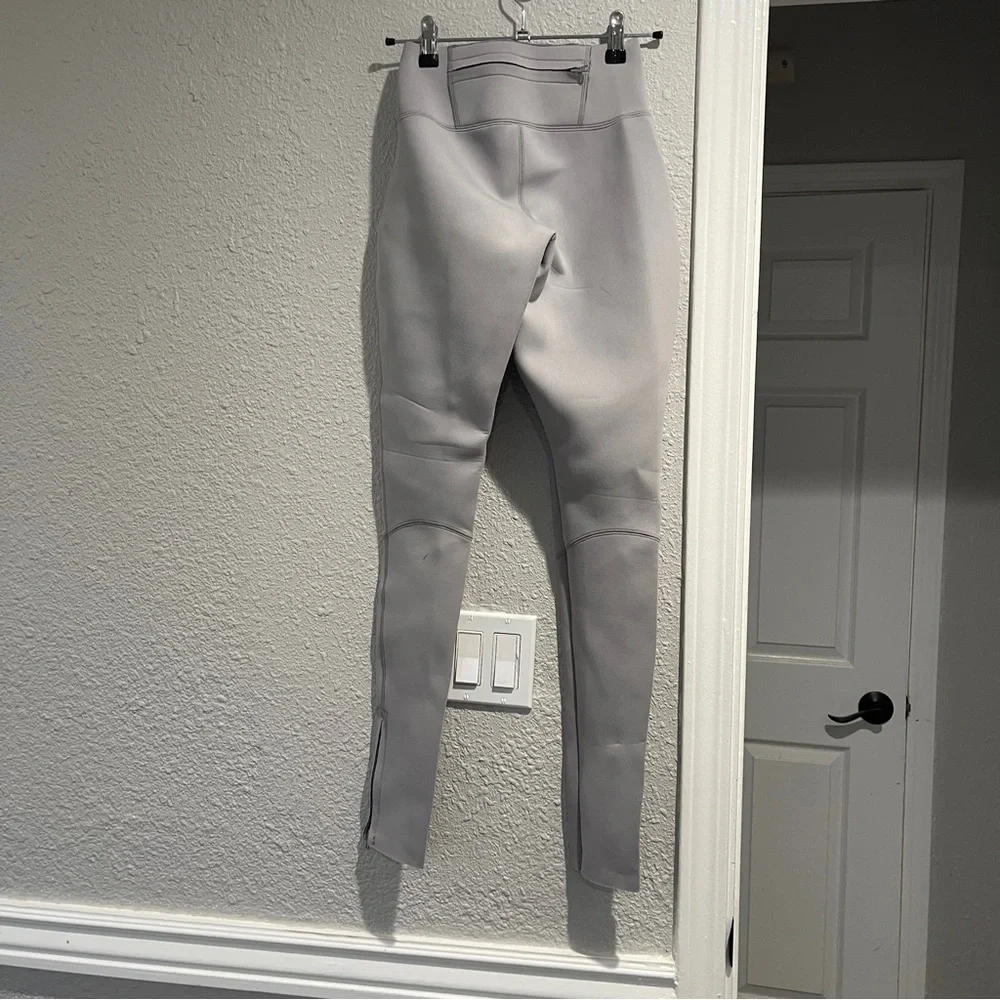SKIMS sport Gray swim pants XS NWT